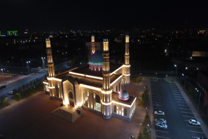 2019.6 освещение мечети Нурсултан в Казахстане