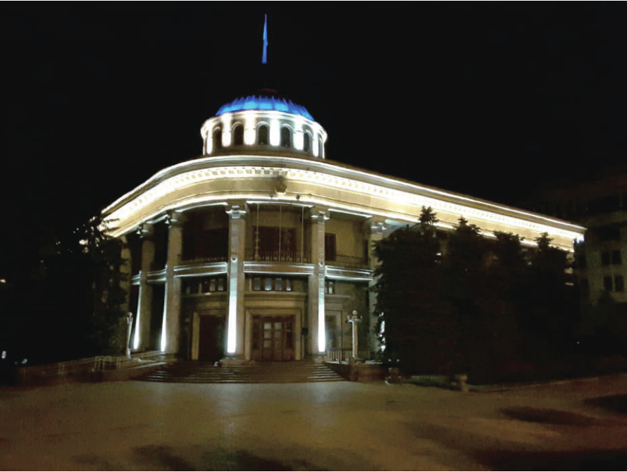 Алматы, казахстан - здание районного правительства